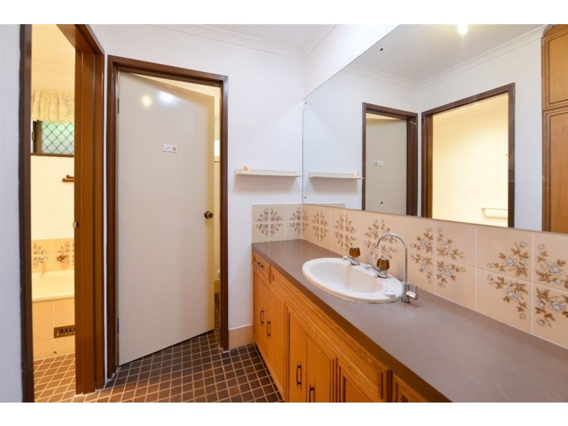 1 Barr Road, Happy Valley SA 5159