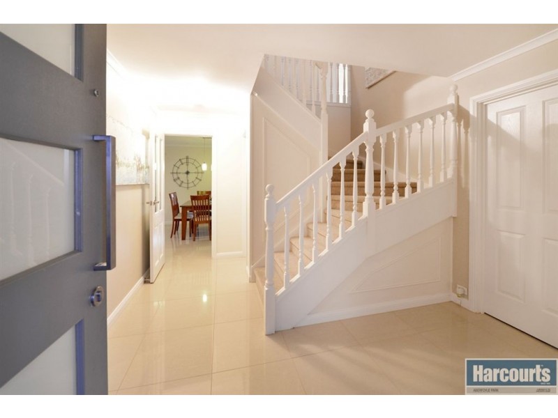 2 Ridgetop Place, Coromandel Valley SA 5051