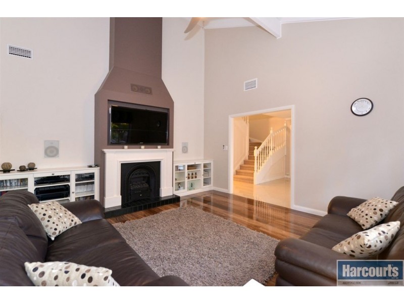 2 Ridgetop Place, Coromandel Valley SA 5051