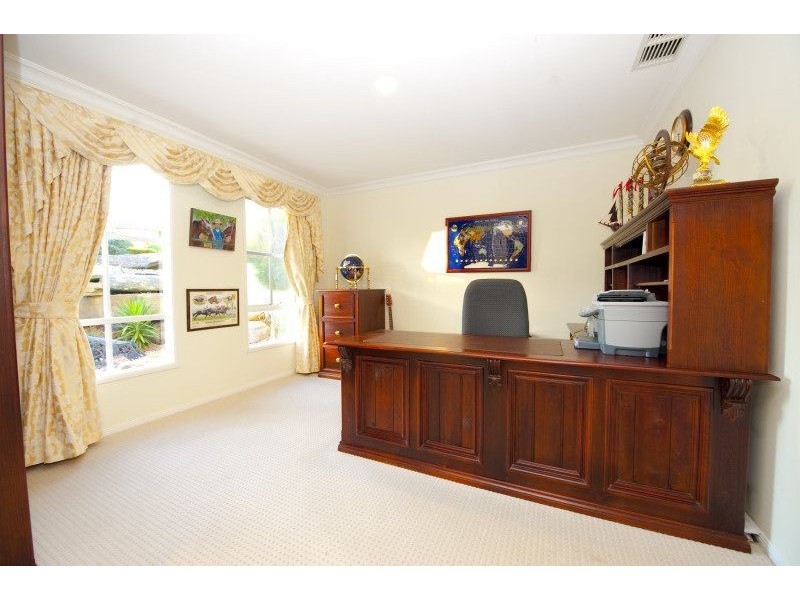 1 Myna Court, Flagstaff Hill SA 5159