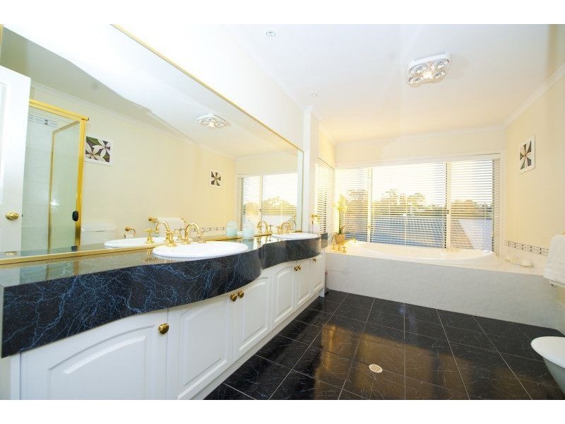 1 Myna Court, Flagstaff Hill SA 5159