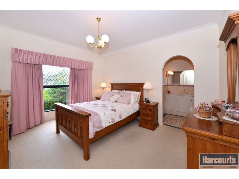 34 Sandalwood Crescent, Flagstaff Hill SA 5159