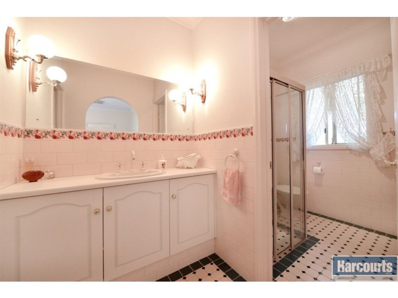 34 Sandalwood Crescent, Flagstaff Hill SA 5159