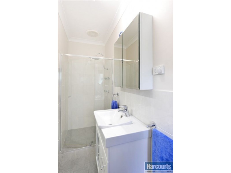 11 Oakridge Road, Aberfoyle Park SA 5159