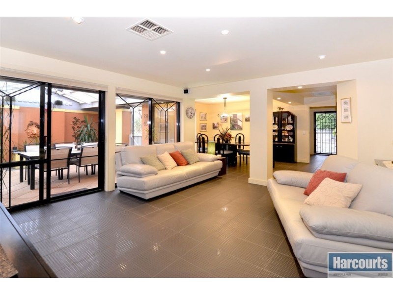 6 Burton Mews, Aberfoyle Park SA 5159