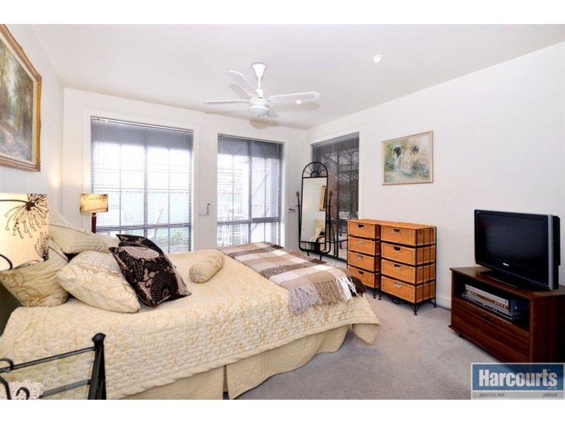 6 Burton Mews, Aberfoyle Park SA 5159