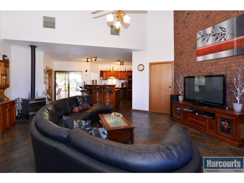 30 Monaco Circuit, Aberfoyle Park SA 5159