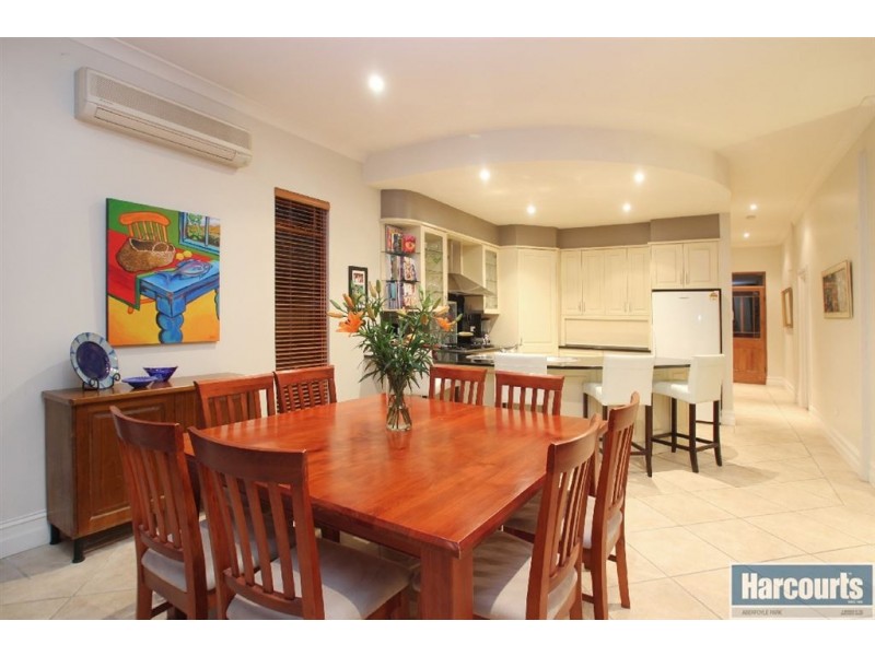 218 Coromandel Parade, Coromandel Valley SA 5051