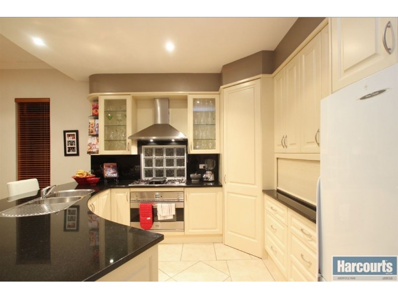 218 Coromandel Parade, Coromandel Valley SA 5051