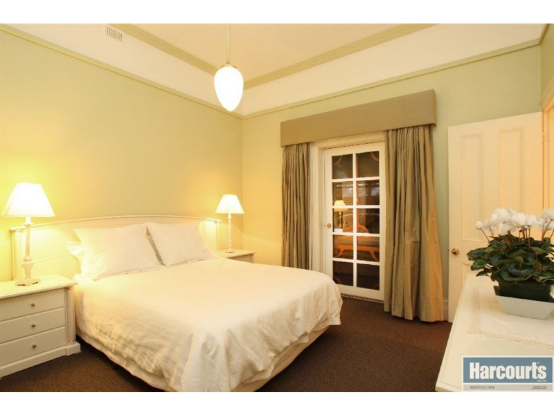 218 Coromandel Parade, Coromandel Valley SA 5051