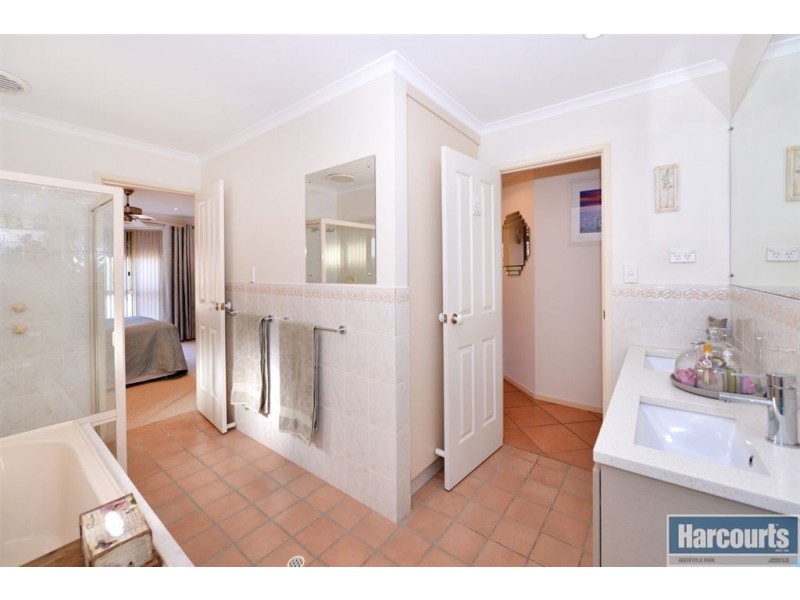 16 Stonework Circuit, Sheidow Park SA 5158