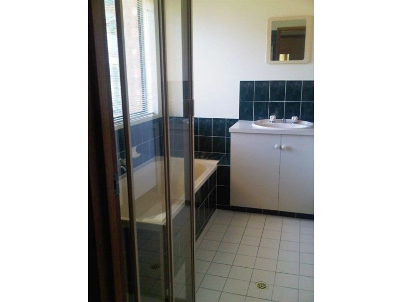 25 Parkes Avenue, Woodcroft SA 5162