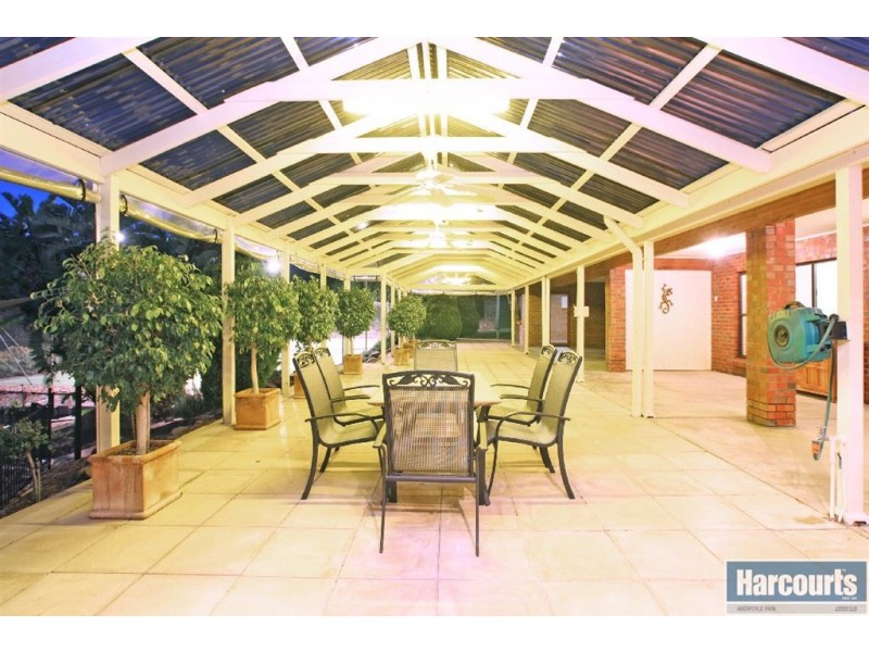 69 Oakridge Road, Aberfoyle Park SA 5159