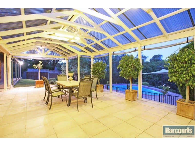 69 Oakridge Road, Aberfoyle Park SA 5159