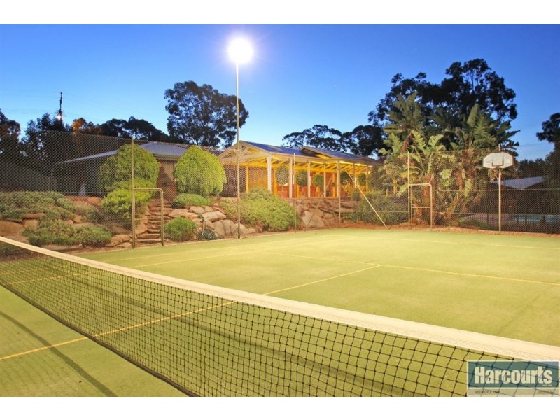 69 Oakridge Road, Aberfoyle Park SA 5159