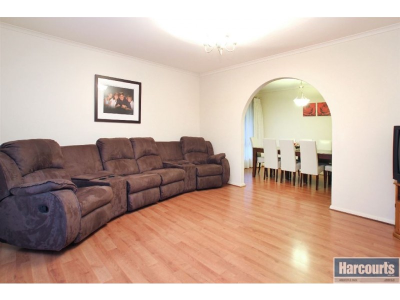 69 Oakridge Road, Aberfoyle Park SA 5159