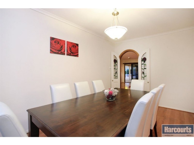 69 Oakridge Road, Aberfoyle Park SA 5159