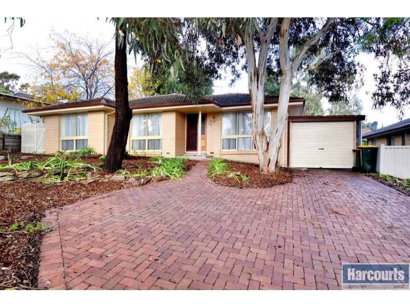 9 Medina Street, Aberfoyle Park SA 5159