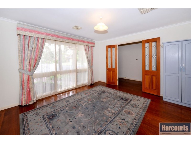 9 Medina Street, Aberfoyle Park SA 5159