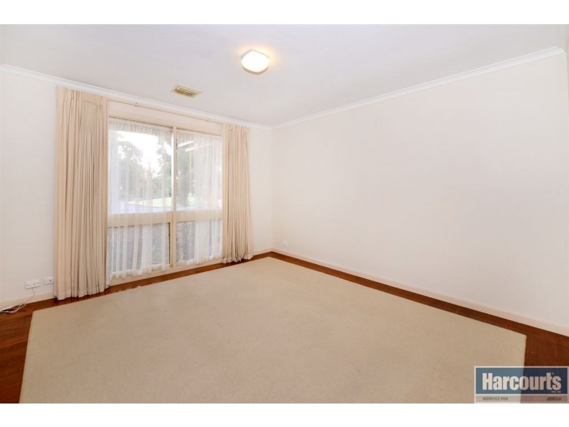 9 Medina Street, Aberfoyle Park SA 5159