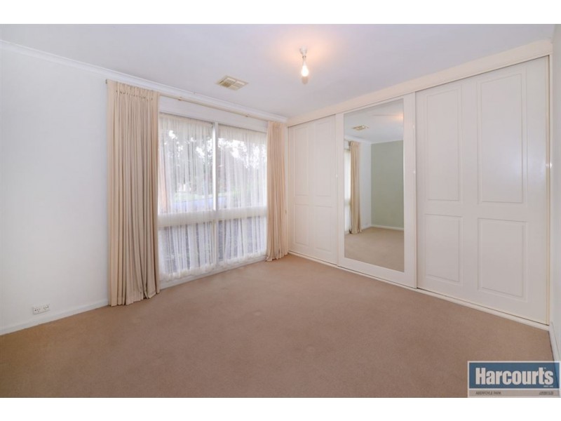 9 Medina Street, Aberfoyle Park SA 5159