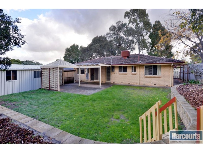 9 Medina Street, Aberfoyle Park SA 5159