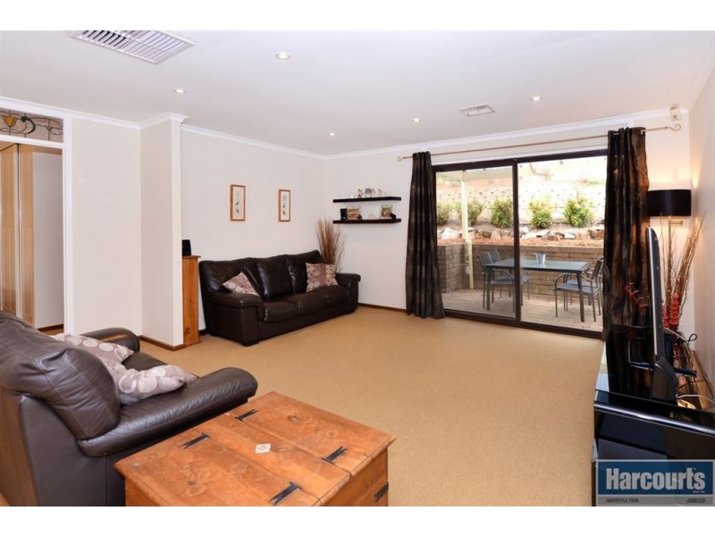 8 Redgum Place, Aberfoyle Park SA 5159