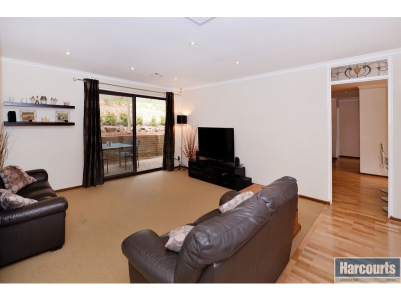 8 Redgum Place, Aberfoyle Park SA 5159