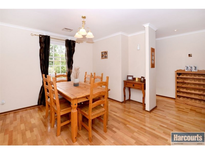 8 Redgum Place, Aberfoyle Park SA 5159