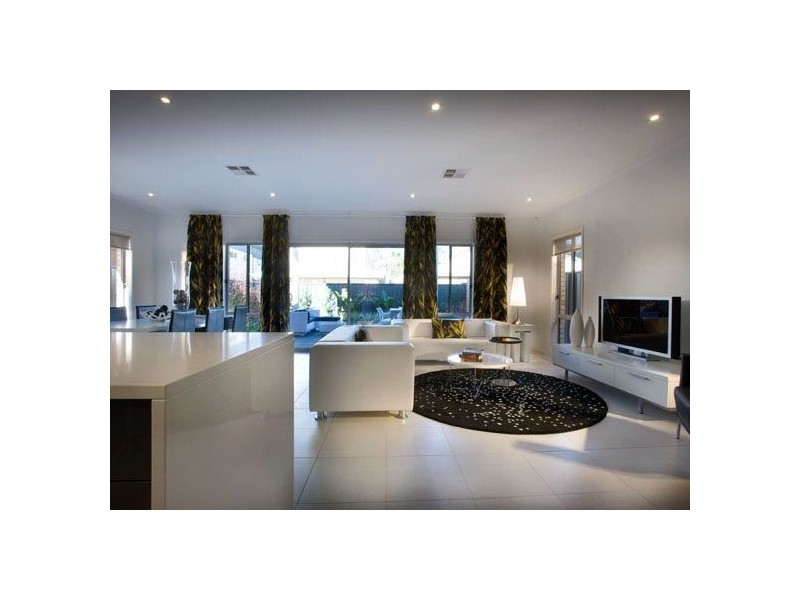 6 Crompton Drive, St Clair SA 5280