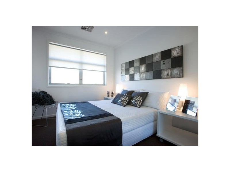 6 Crompton Drive, St Clair SA 5280