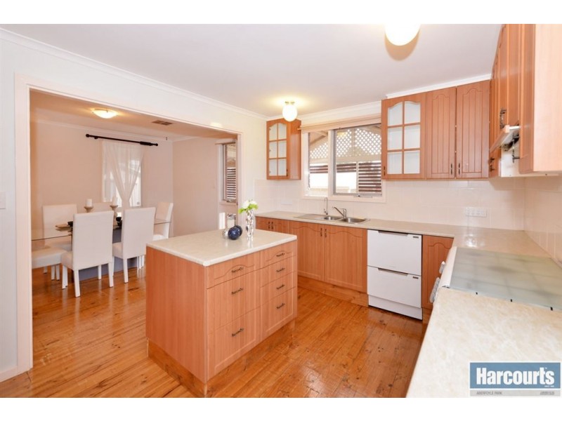 48 Warsaw Crescent, Hackham West SA 5163