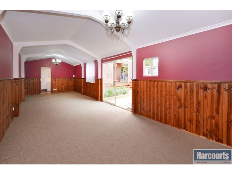 48 Warsaw Crescent, Hackham West SA 5163