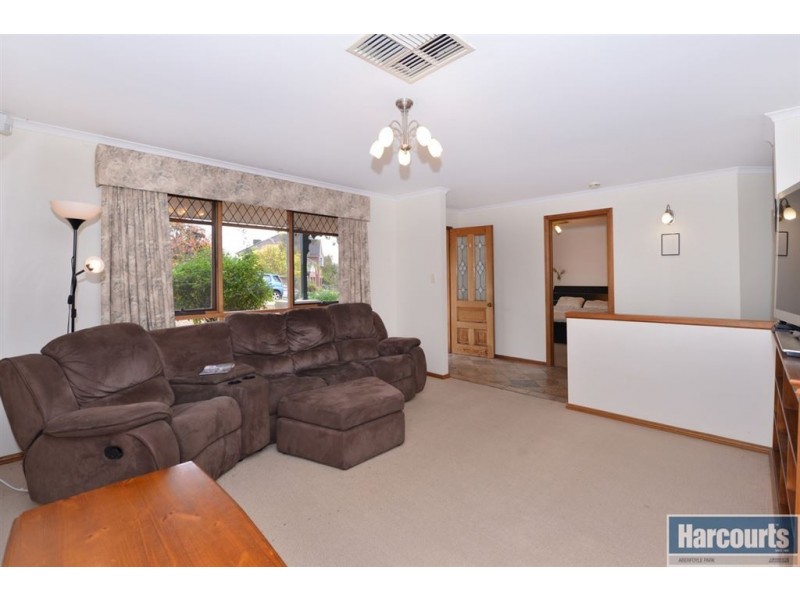 11 Rosella Close, Flagstaff Hill SA 5159