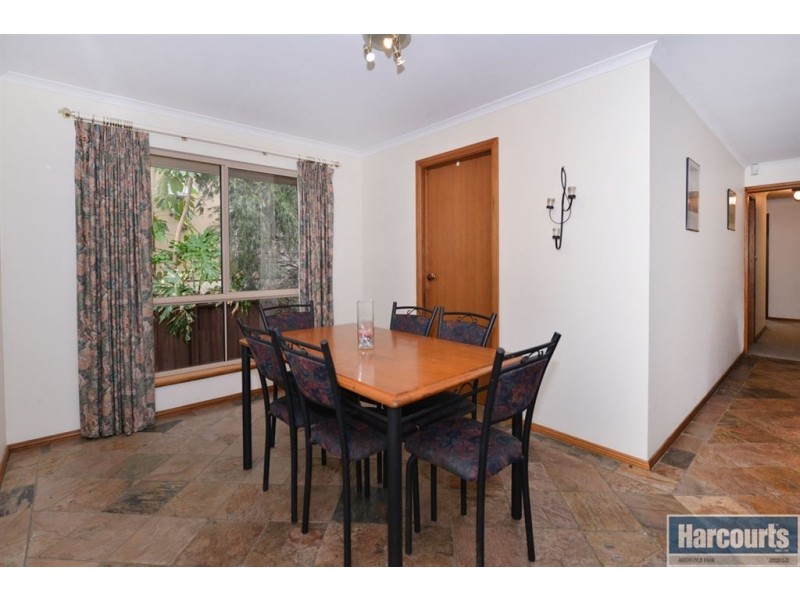 11 Rosella Close, Flagstaff Hill SA 5159