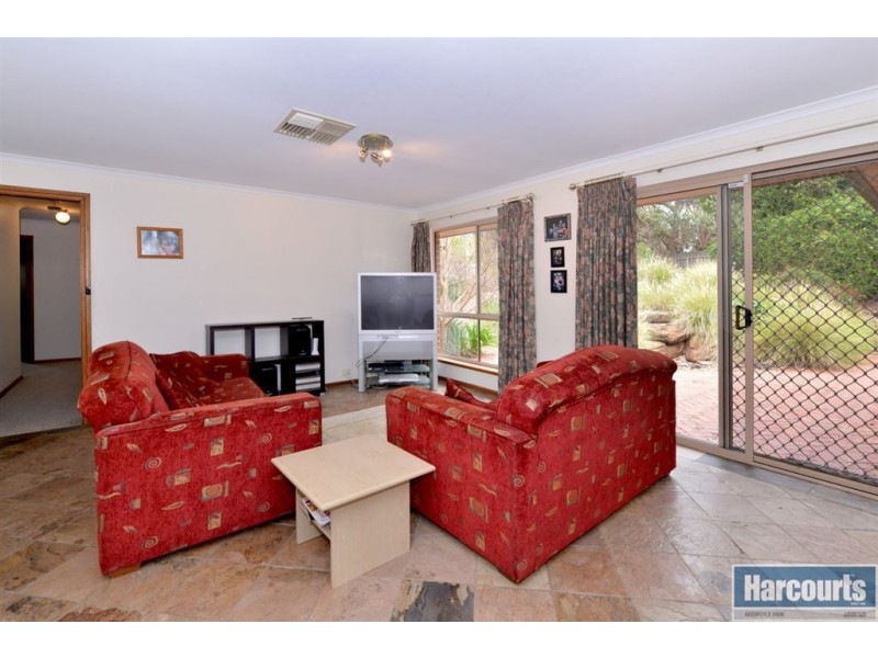 11 Rosella Close, Flagstaff Hill SA 5159