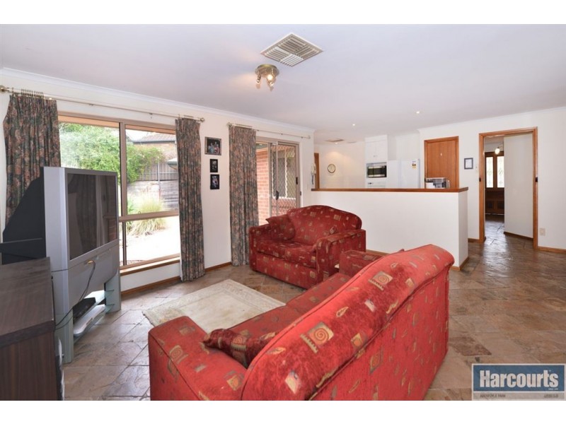 11 Rosella Close, Flagstaff Hill SA 5159