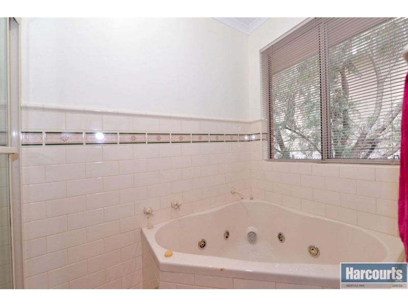 11 Rosella Close, Flagstaff Hill SA 5159