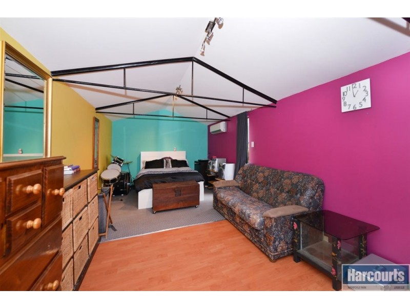 10 Carbenet Drive, Hackham SA 5163