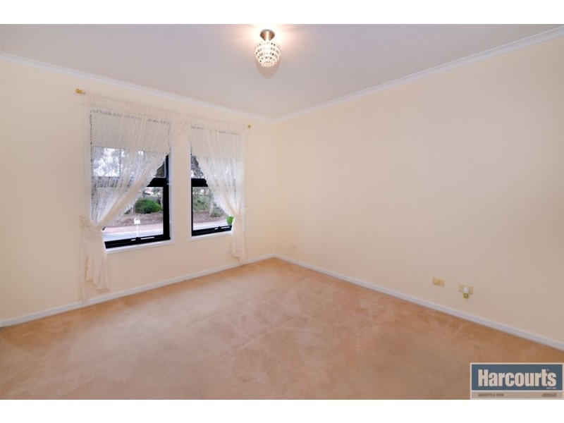 9 Yaldara Close, Woodcroft SA 5162
