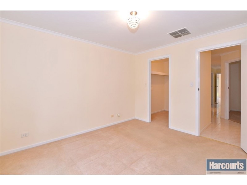 9 Yaldara Close, Woodcroft SA 5162