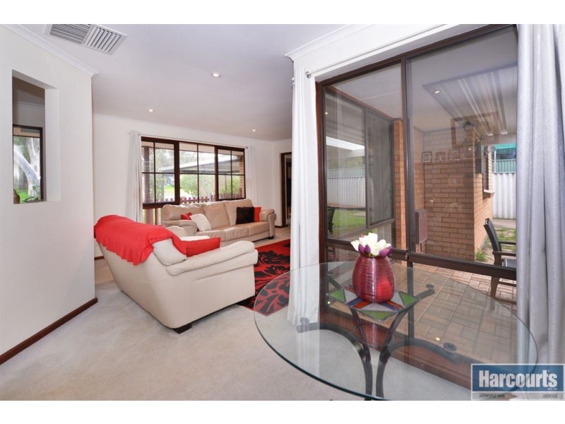 32 Sunnymeade Drive, Aberfoyle Park SA 5159