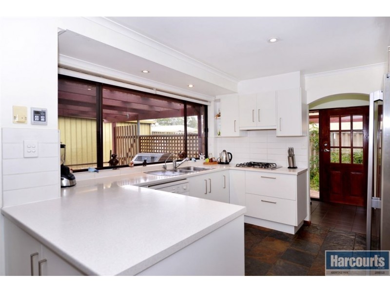 32 Sunnymeade Drive, Aberfoyle Park SA 5159