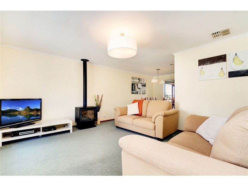 13 Jeanette Crescent, Aberfoyle Park SA 5159