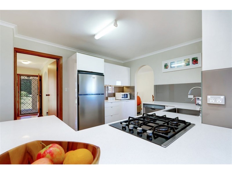 13 Jeanette Crescent, Aberfoyle Park SA 5159