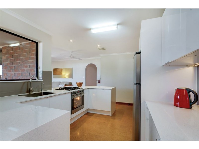 13 Jeanette Crescent, Aberfoyle Park SA 5159