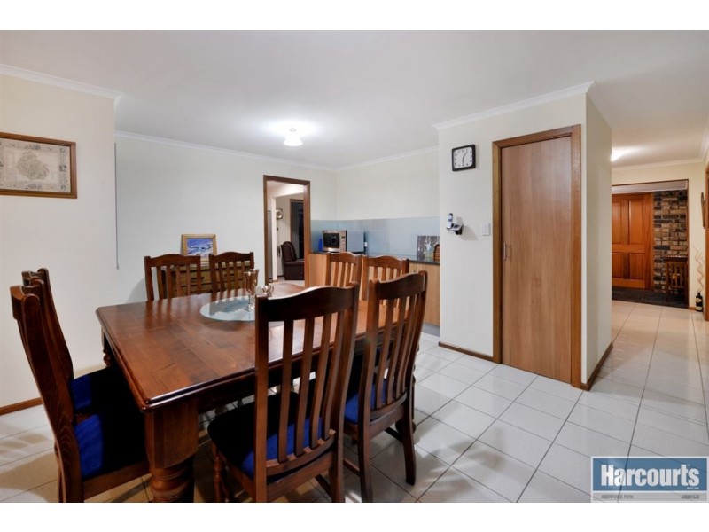 34 Greenfield Rise, Aberfoyle Park SA 5159