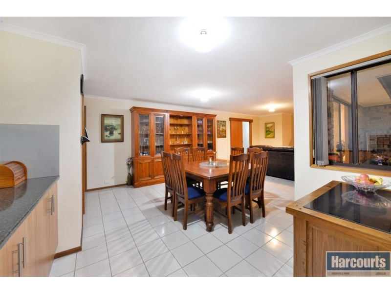 34 Greenfield Rise, Aberfoyle Park SA 5159