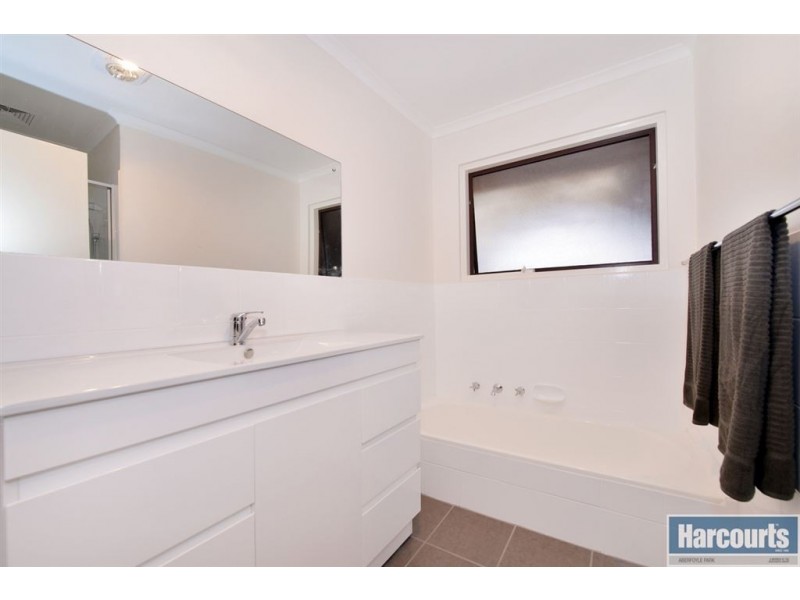 29 Bellavista Road, Flagstaff Hill SA 5159