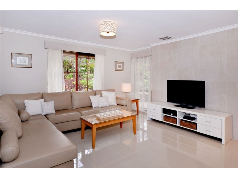 8 Heath Lane, Flagstaff Hill SA 5159